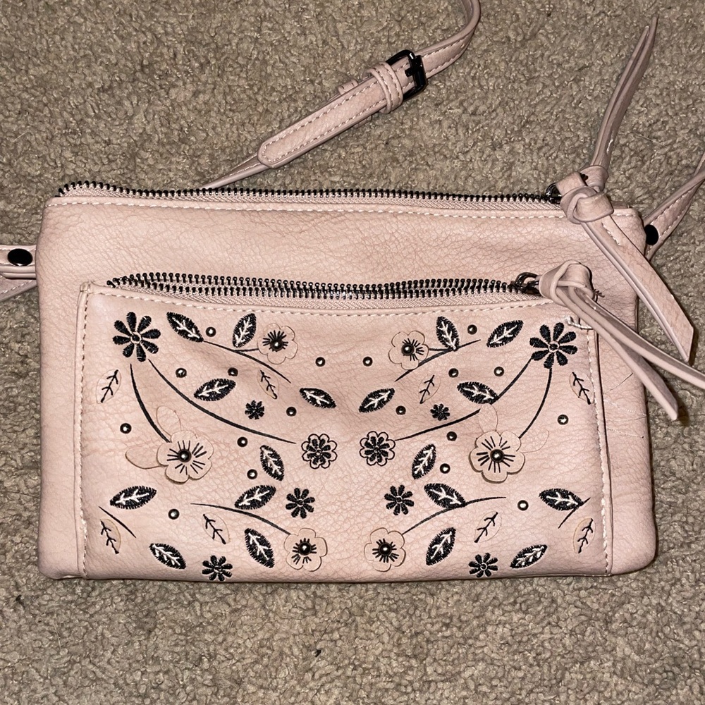 Francesca’s Crossbody Bag